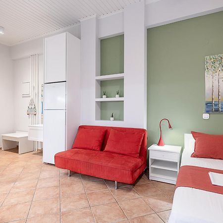אלמירידה Elena Seafront Luxury Apartments מראה חיצוני תמונה