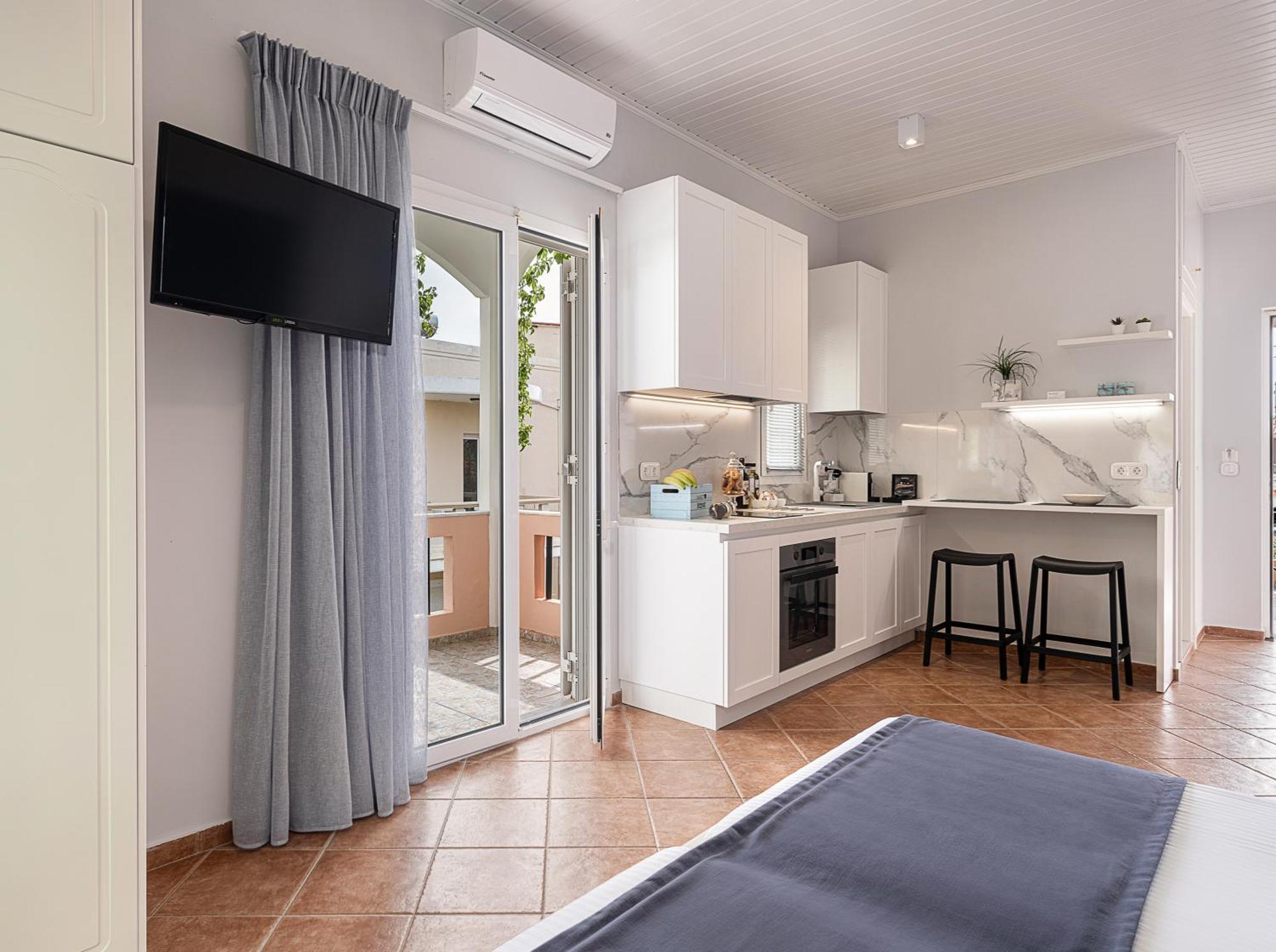 אלמירידה Elena Seafront Luxury Apartments מראה חיצוני תמונה