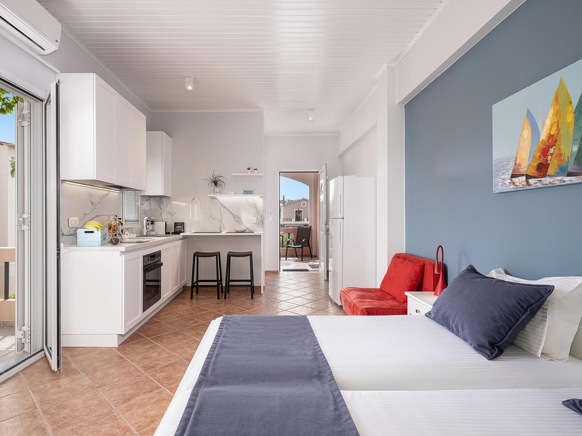אלמירידה Elena Seafront Luxury Apartments מראה חיצוני תמונה