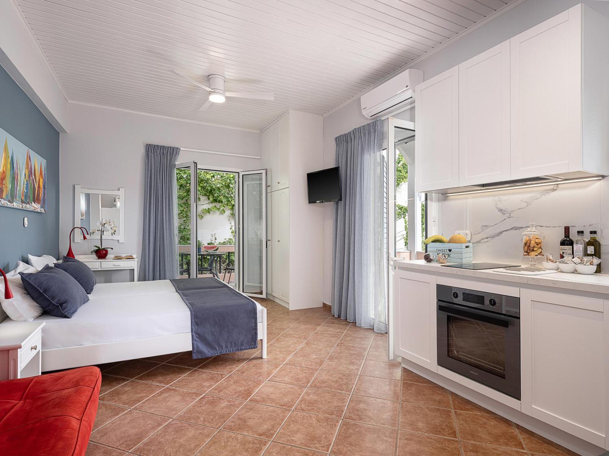 אלמירידה Elena Seafront Luxury Apartments מראה חיצוני תמונה