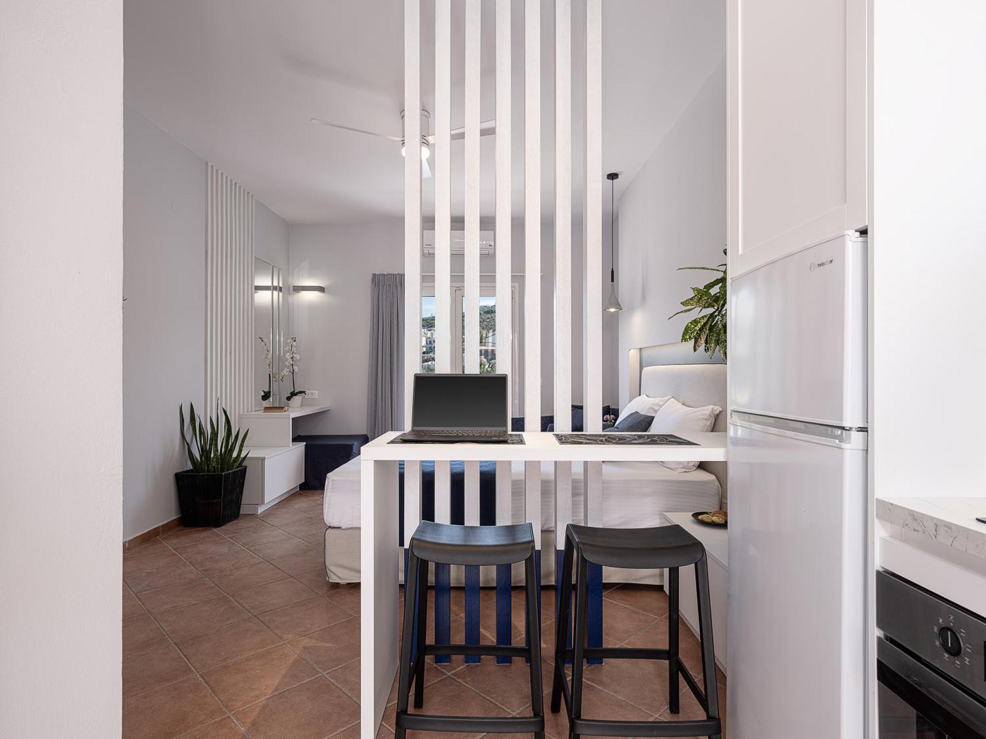 אלמירידה Elena Seafront Luxury Apartments מראה חיצוני תמונה