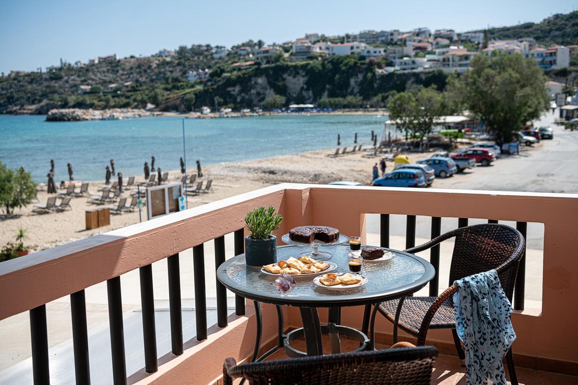 אלמירידה Elena Seafront Luxury Apartments מראה חיצוני תמונה