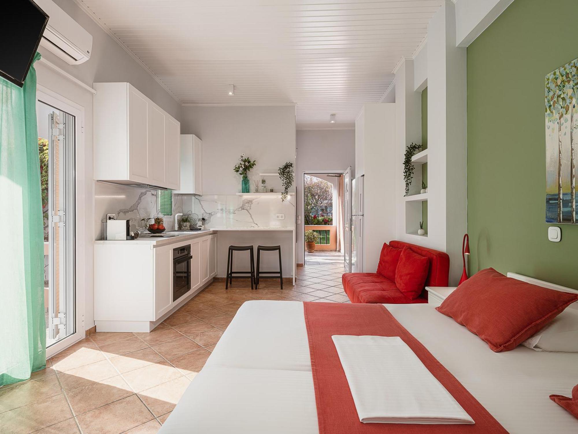 אלמירידה Elena Seafront Luxury Apartments מראה חיצוני תמונה